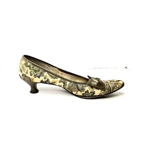 Paradise Kittens, Vintage 1960s Kitten Heal Pumps. 8M